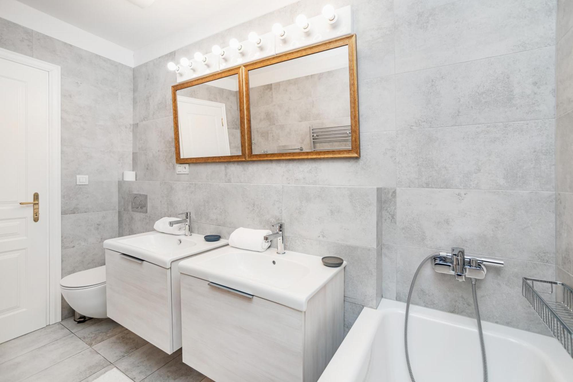 Apartment Designer Two-bedroom With Terrace